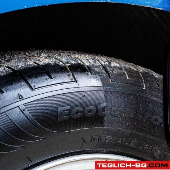 Спрей за блясък на гуми Carbonax 720мл 104