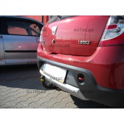 СТАЦИОНАРЕН ТЕГЛИЧ ЗА DACIA SANDERO STEPWAY С ВИНТОВА СИСТЕМА ЗА ОСВОБОЖДАВАНЕ НА КУКАТА.