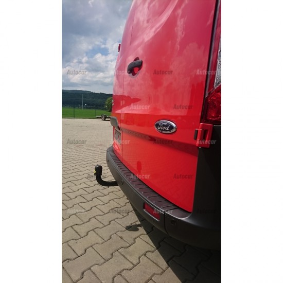 СТАЦИОНАРЕН ТЕГЛИЧ ЗА FORD TRANSIT CUSTOM С БОЛТОВА СИСТЕМА ЗА ОСВОБОЖДАВАНЕ НА КУКАТА.