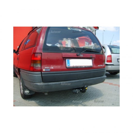 Теглич за Opel Astra F Комби от 1991 до 2002г. Разглобяем теглич с болтова система.